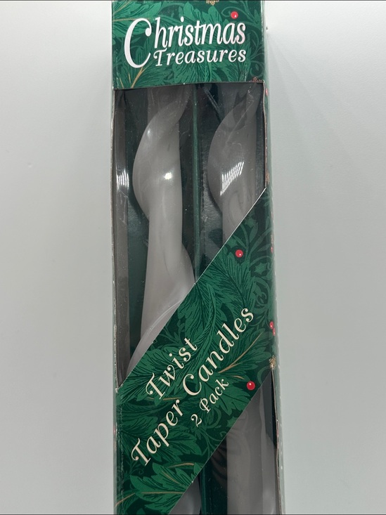 Vintage Other - Vintage Christmas Treasures Twist Taper 12” Candles pack of 2
Made in Hong Kong